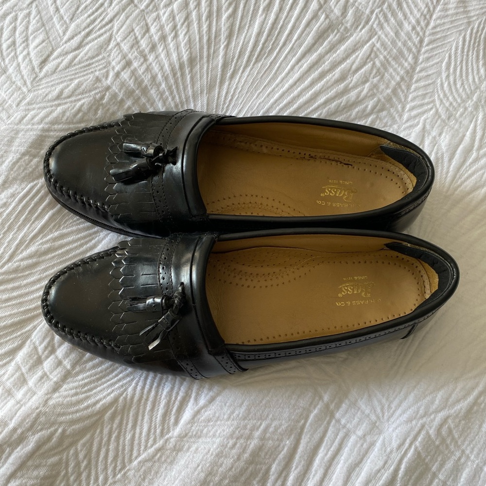 Excellent condition G.H Bass loafers